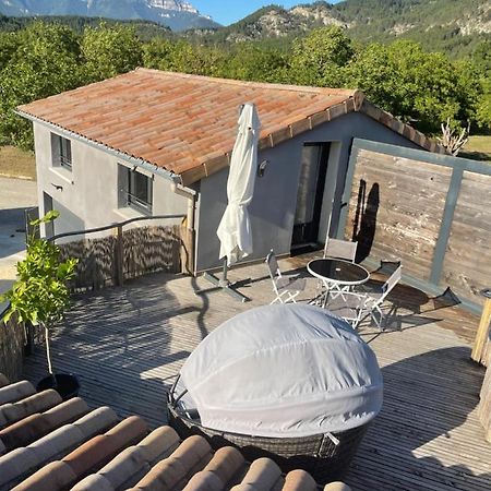 Sublime Studio De Caractere ,50 M2 Climatise . Montlaur-en-Diois Bagian luar foto