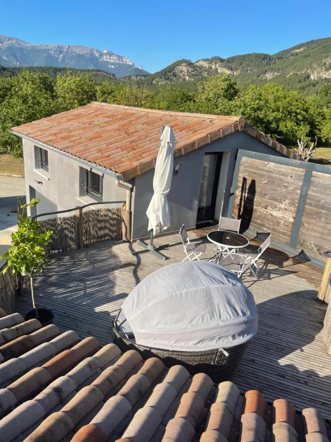 Sublime Studio De Caractere ,50 M2 Climatise . Montlaur-en-Diois Bagian luar foto